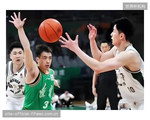 辽宁队客场力克山东队,赵继伟在球队进攻停滞时挺身而出稳定军心。 辽宁队客场力克山东队,赵继伟在球队进攻停滞时挺身而出稳定军心。